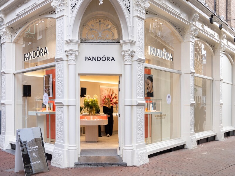 Nieuwe winkel Pandora in Kalverstraat geopend 